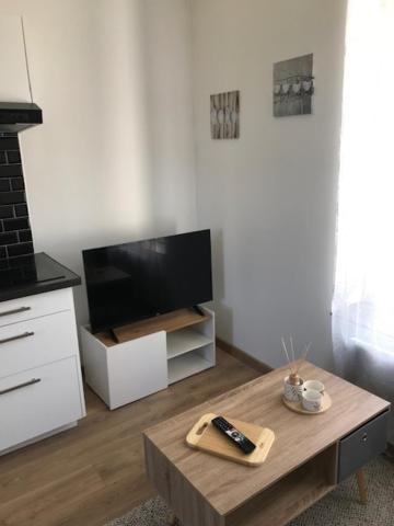 Logement T2-Rue-Maisonnette Sncf-엉부와스 외부 사진